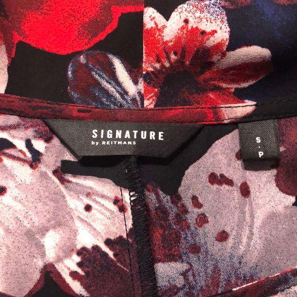 Floral bell-sleeve blouse - Picture 3 of 5